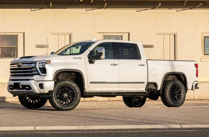Pro Comp Suspensions — 2.5IN 20-24 GM 2500HD 3500HD 4WD LEVELIN